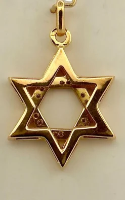 Pendentif étoile de David en or 18 carats et diamants