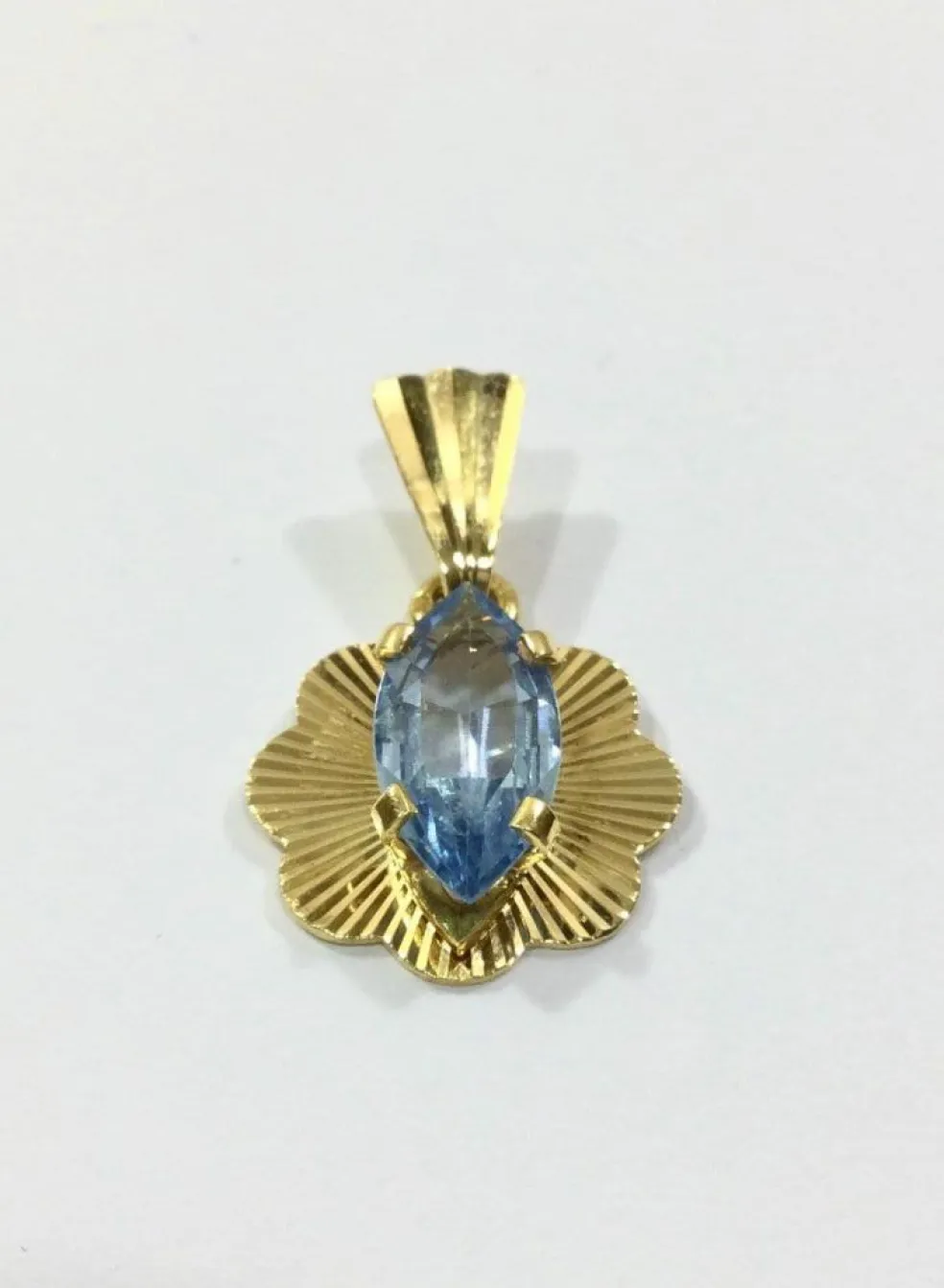 Pendentif Topaze Bleue
