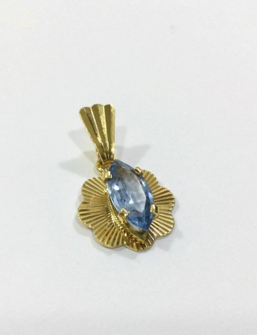 Pendentif Topaze Bleue