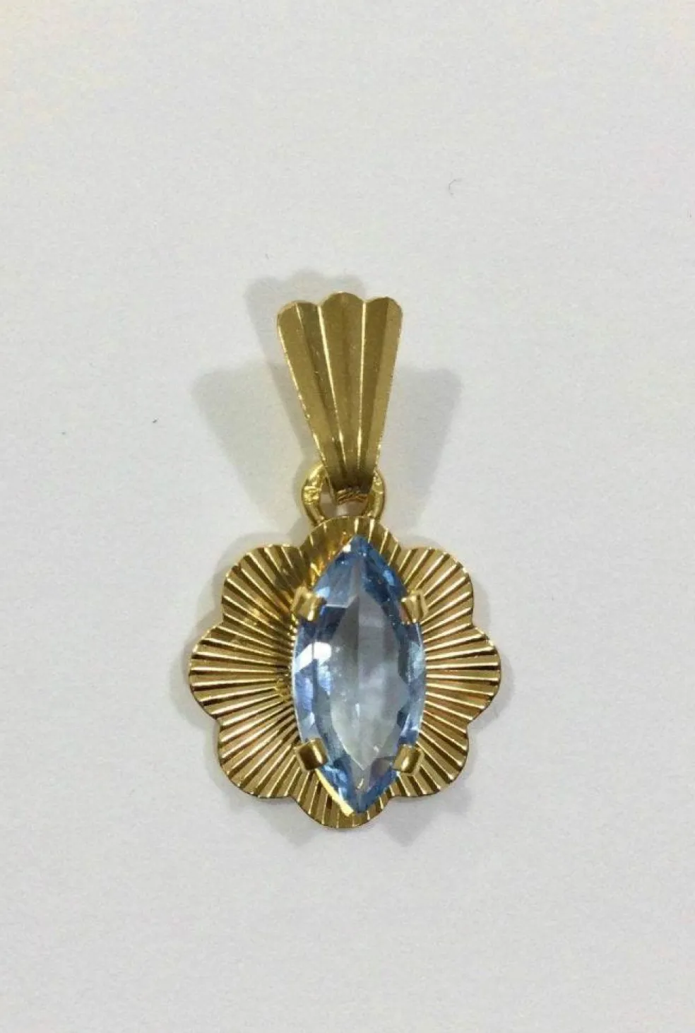 Pendentif Topaze Bleue