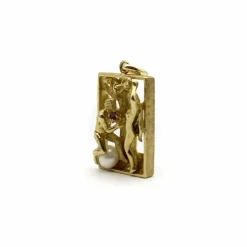 Pendentif vintage Adam et Ève en or 14 carats avec rubis et perle