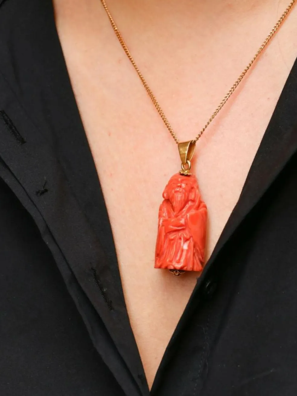 Pendentif vintage Lao Tseu corail orange
