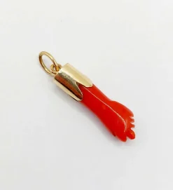 Pendentif vintage main de figa or jaune 18 carats corail rouge de Méditerranée
