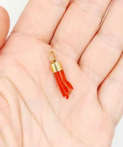 Pendentif vintage main de figa or jaune 18 carats corail rouge de méditerranée