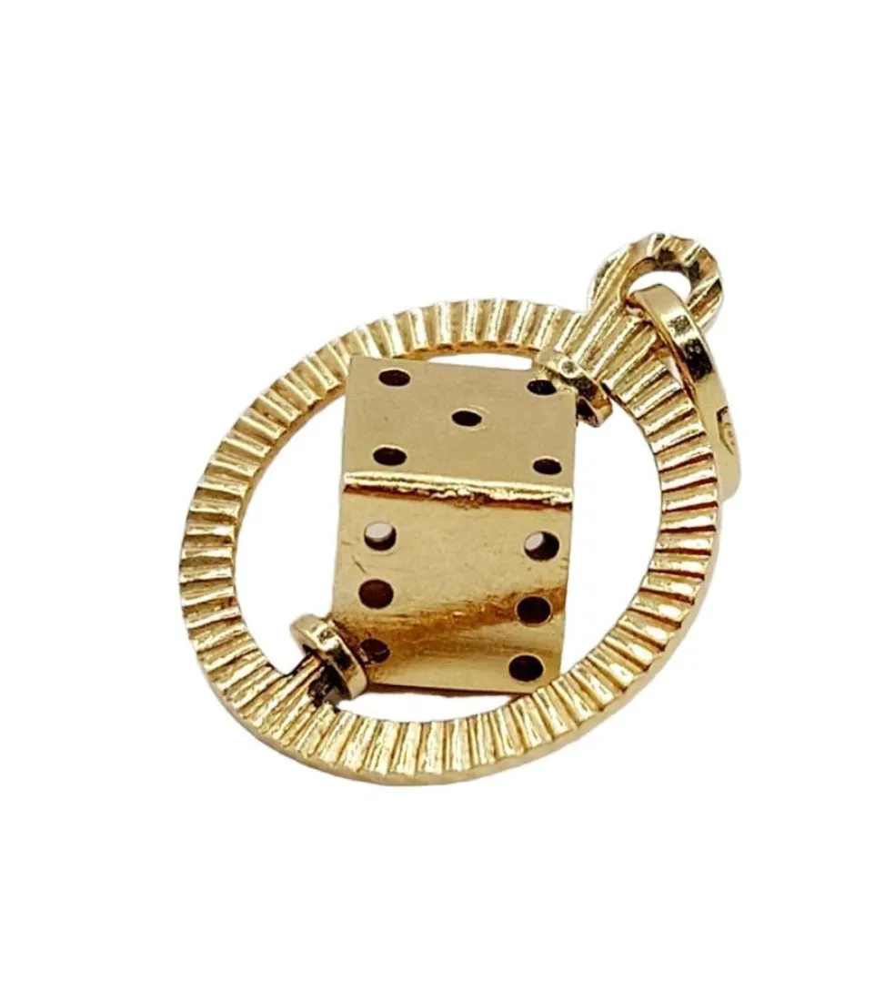 Pendentif vintage or jaune 18k formant un dés monté sur un axe, jeu, chance