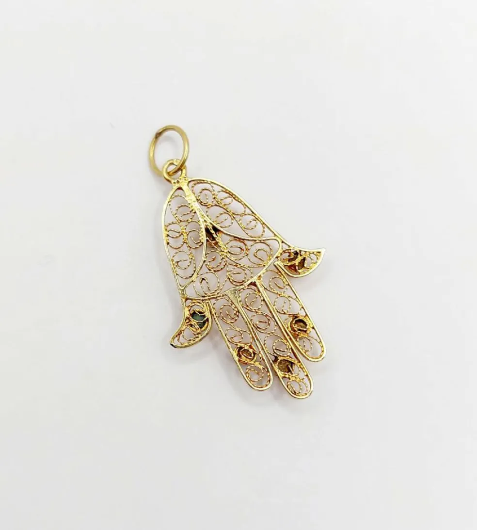 Pendentif vintage or jaune Main de fatma orné de turquoises (circa 1950)