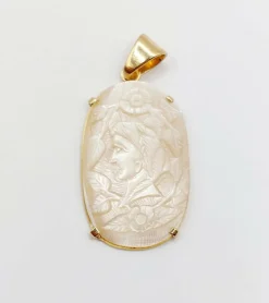 Pendentif vintage or jaune ornée d'une plaque de nacre