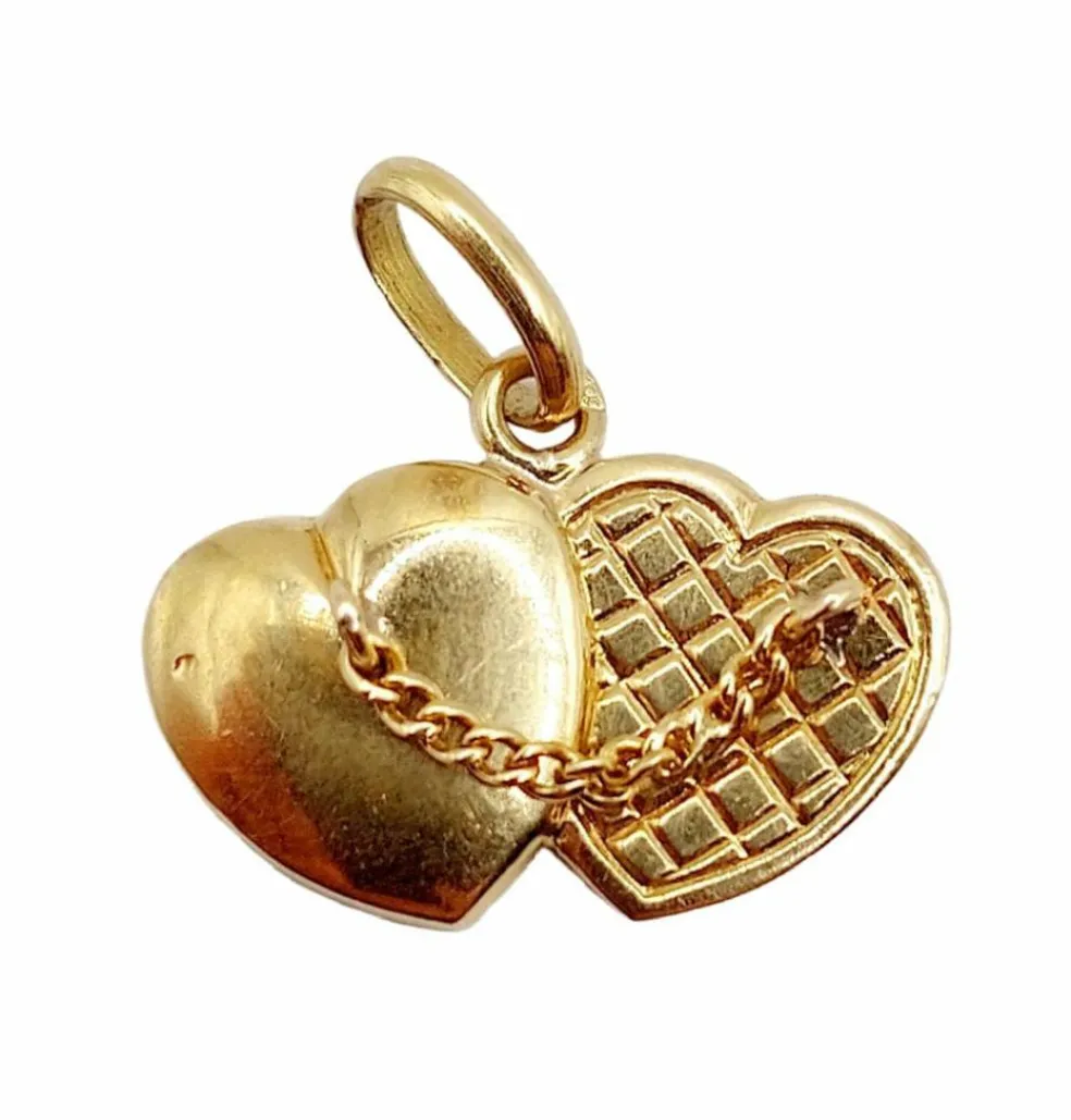 Pendentif vintage or 18k formant deux cœurs accolés reliés par une chaine