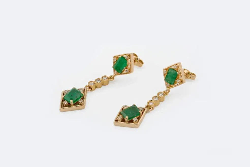 Pendentifs en or jaune avec diamants et émeraudes