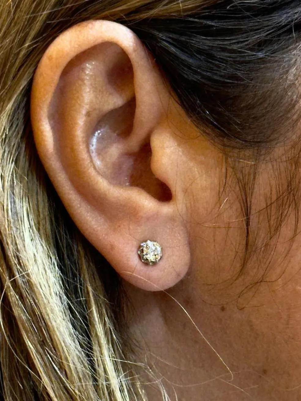 Puces d’oreilles anciennes or et diamants