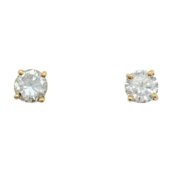 Puces d'oreilles diamants.