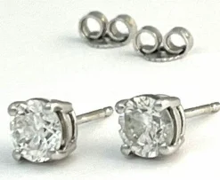 Puces d'oreilles diamants