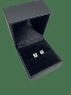 PUCES D'OREILLES DIAMANTS