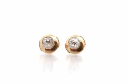 Puces d’oreilles en or et diamants