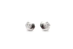 Puces d’oreilles or blanc et diamants