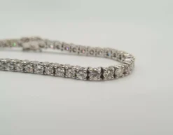 Rivière de diamants naturels or blanc 18 carats