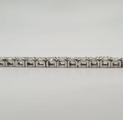 Rivière de diamants naturels or blanc 18 carats