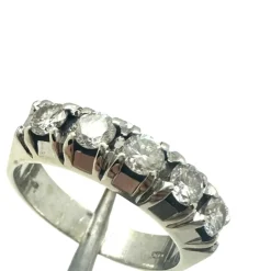 Rivière en or blanc avec diamants