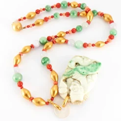 Sautoir en or corail et jade