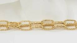 Sautoir maille rectangle texturée en or jaune