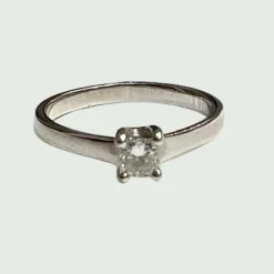 Solitaire - Collier contemporain en or 18 carats du XXe siècle avec diamant