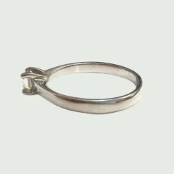 Solitaire - Collier contemporain en or 18 carats du XXe siècle avec diamant