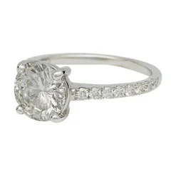 Solitaire accompagné, diamant 1,53 carat.