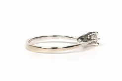 Solitaire contemporain or blanc diamant