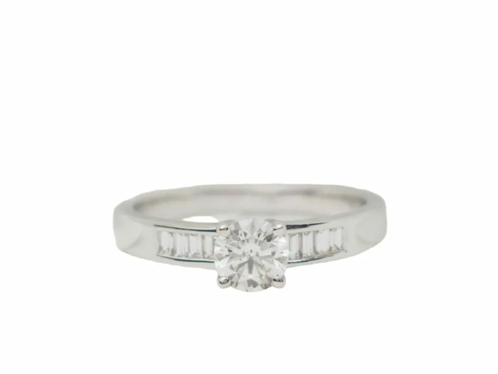 Solitaire en or blanc et diamant rond de 0,52 ct