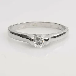 Solitaire en or blanc et Diamant