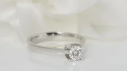 solitaire en or blanc et diamant 0,41 ct Certifié