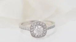 Solitaire en Or blanc et diamants