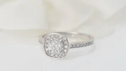 Solitaire en Or blanc et diamants