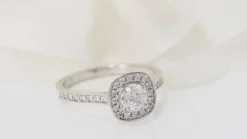 Solitaire en Or blanc et diamants