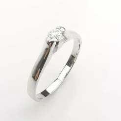 Solitaire en or blanc et Diamant
