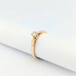 Solitaire en or jaune et diamant