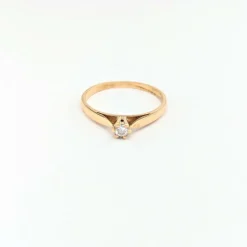 Solitaire en or jaune et diamant