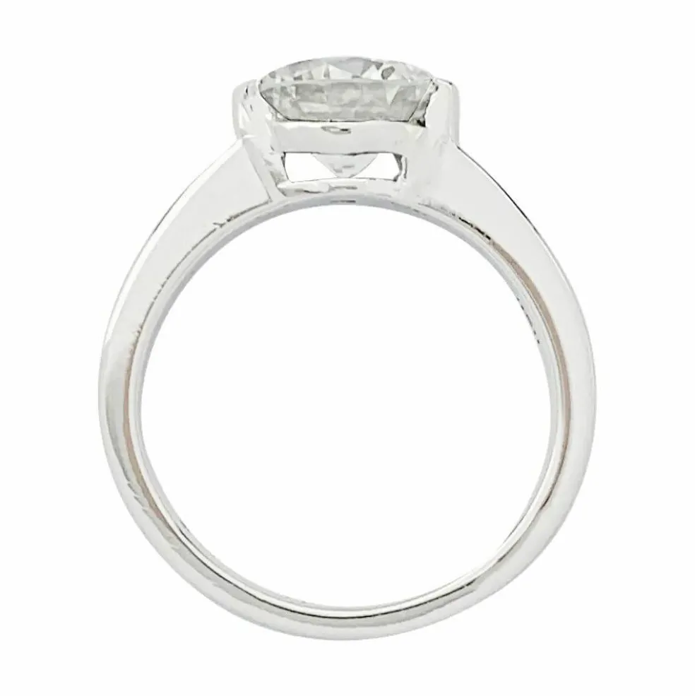 Solitaire en platine, diamant 1,82 carat.