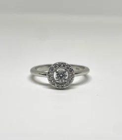Solitaire or blanc diamant entouré