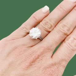 Solitaire or blanc, diamant 4,02 carats.