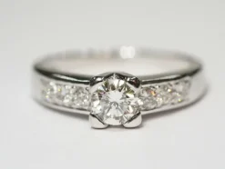 Solitaire or blanc et diamant