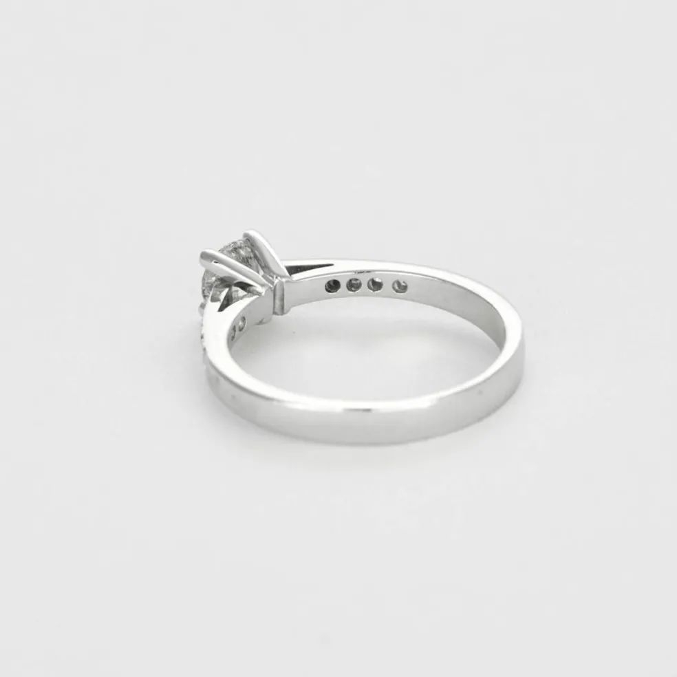 Solitaire or gris et diamants