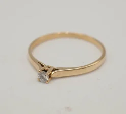 Solitaire or jaune diamant