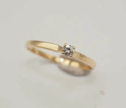 Solitaire or jaune diamant