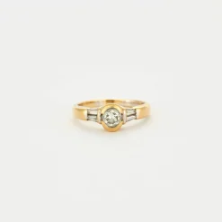 Solitaire or jaune et diamants