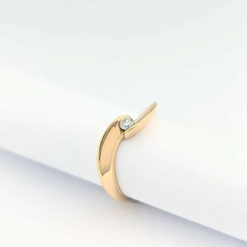 Solitaire or jaune et diamant