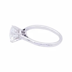 Solitaire platine, diamant 1,71 carat.