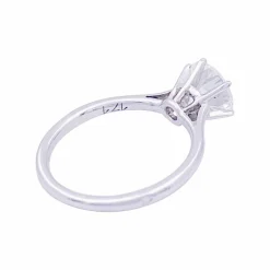 Solitaire platine, diamant 1,71 carat.