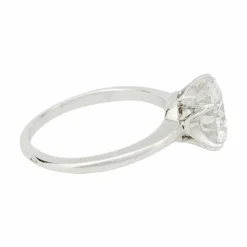 Solitaire platine et diamant, 2,23 carats.