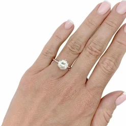 Solitaire platine et diamant, 2,23 carats.